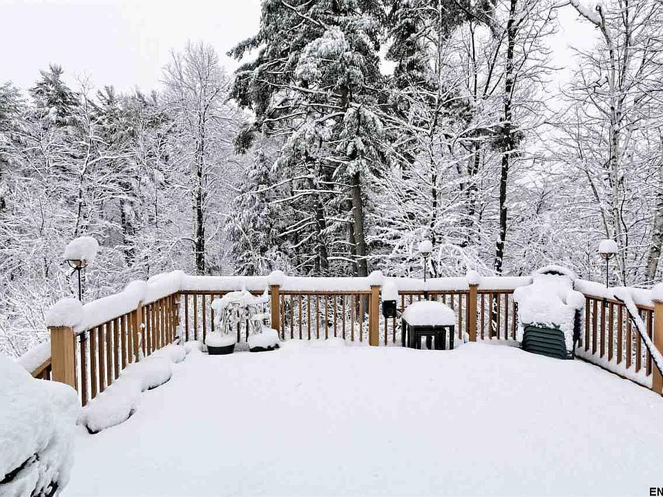 2nd image of 2 Flower Hill Ct
