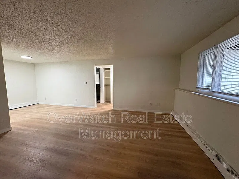 2 bed, 1.0 bath, 900 sqft, $1,400 — Photo 2