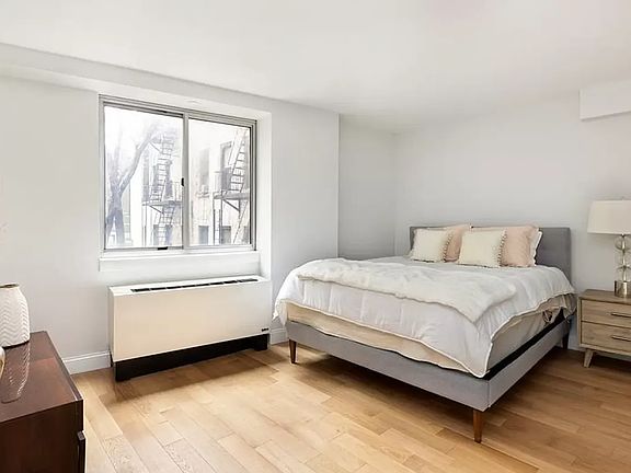 5th image of 308 E 38th St APT 6A