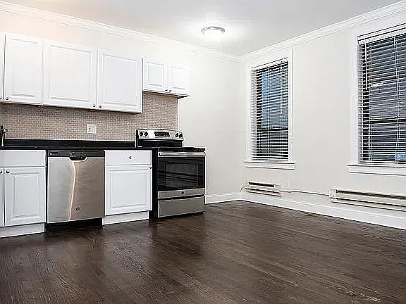 1st image of 3345 N Marshfield Ave #3345_307
