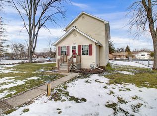 26132 W Blackhawk Ave, Ingleside, IL 60041