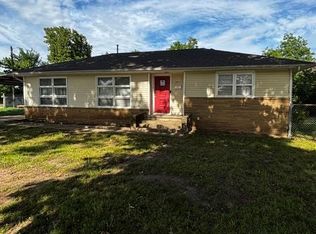 302 S 9th St, Okemah, OK 74859