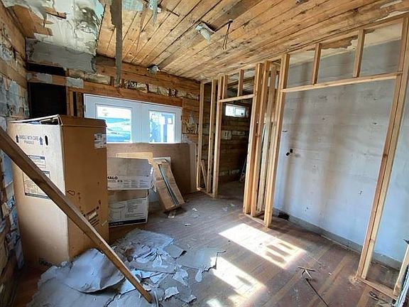 5th image of 401 Cedar St
