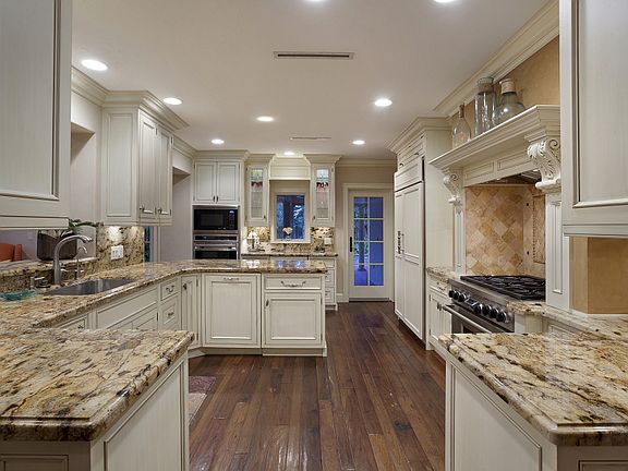 5th image of 1606 E Lake Dr