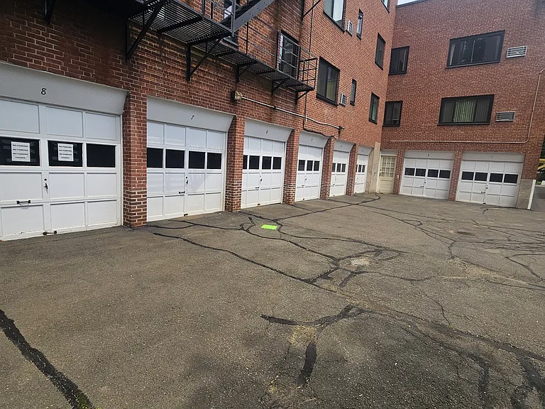 570 Whitney Ave #S2 — Photo 9