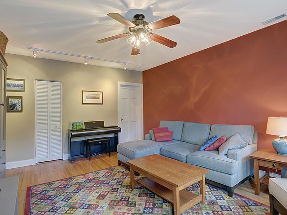 5th image of 4708 N Wolcott Ave APT 3W