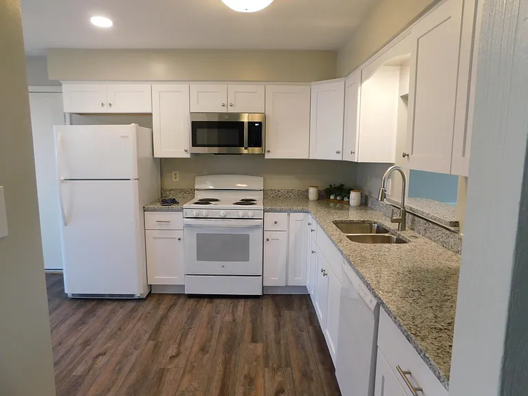 1433 Drumheller Dr — Photo 7