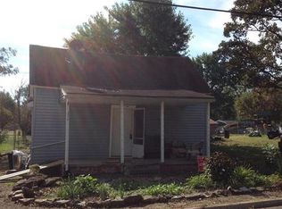 1313 Center St, Bismarck, MO 63624