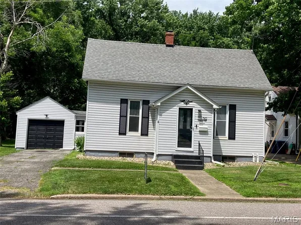 319 S Madison St, Trenton, IL 62293