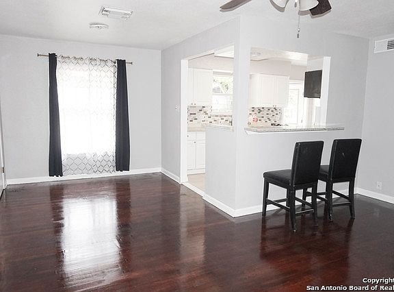 3rd image of 459 Pamela Dr