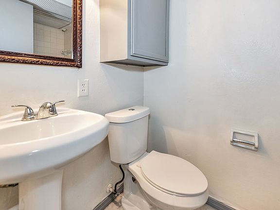 4th image of 1800 N Wayside Dr #4