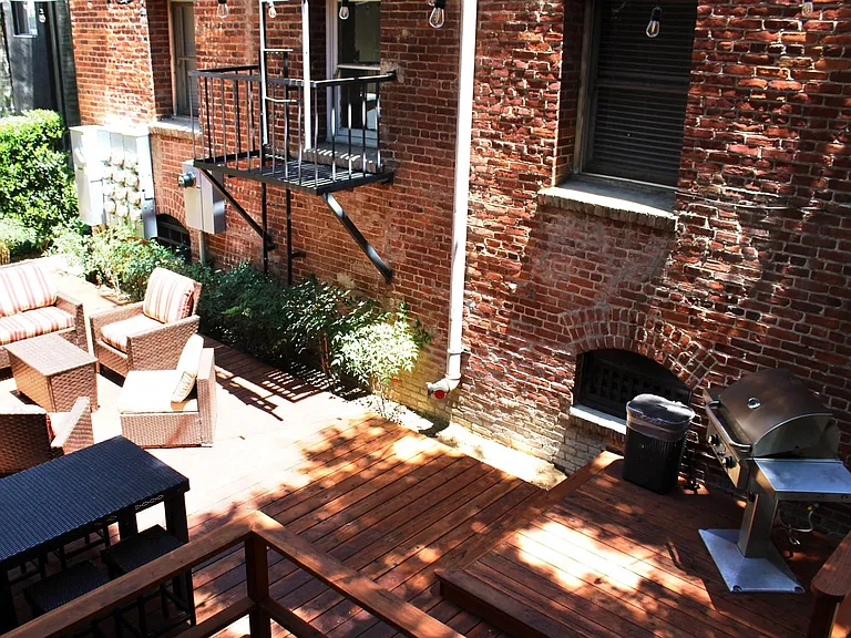 Brookmore - Back Patio With Grilling Station