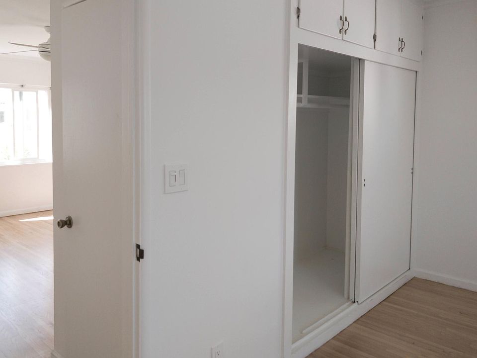 1st image of 729 9th St APT B