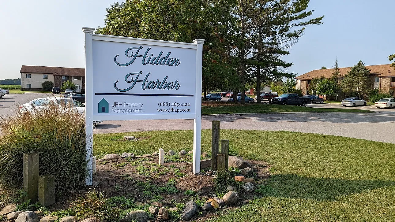 Hidden Harbor Apartments — Photo 1