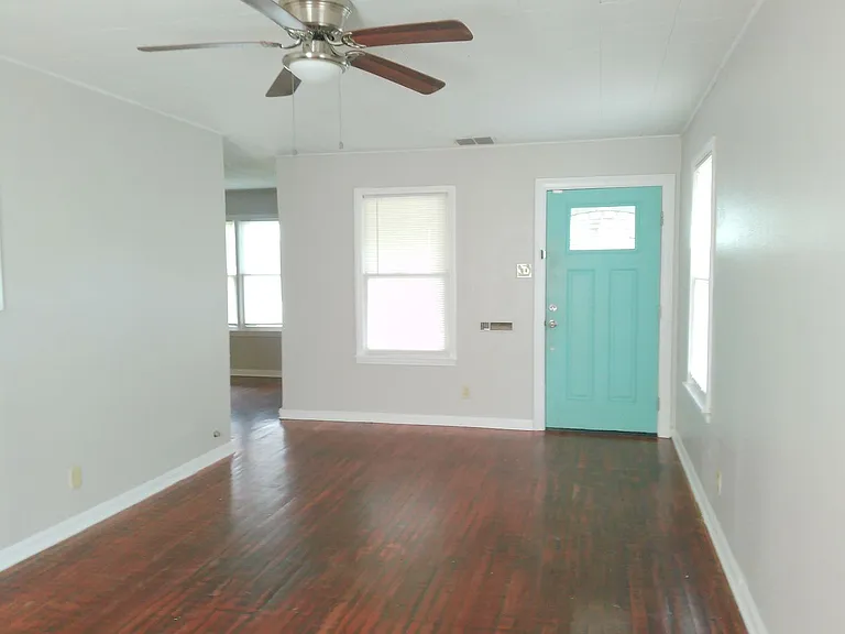3510 Austin St — Photo 3