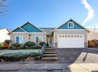 918 Pioneer Dr, Silverton, OR 97381