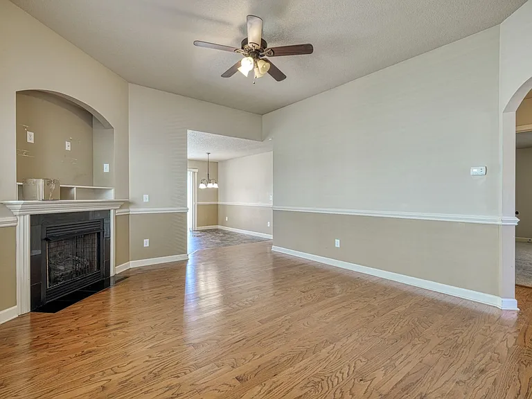 707 Bankston Dr — Photo 3