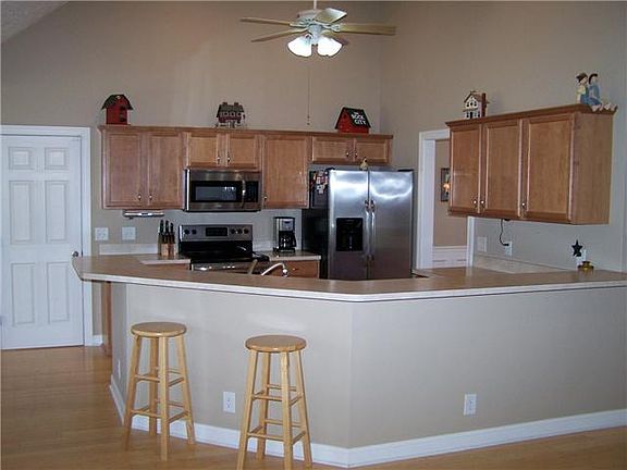 5th image of 1024 Somerville Dr