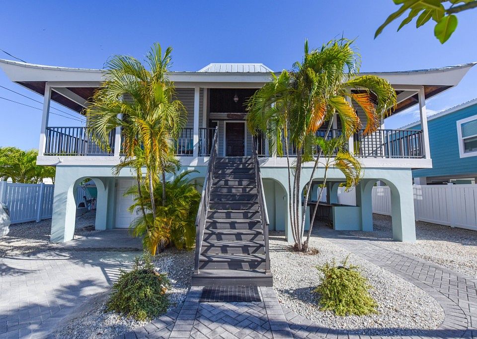 1st image of 545 Caribbean Dr E