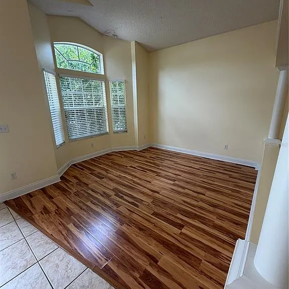 362 Lexingdale Dr — Photo 3