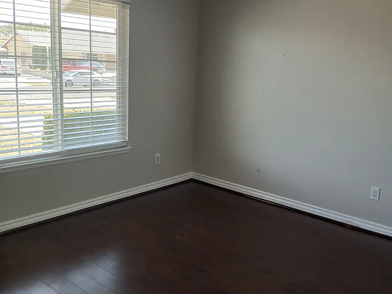 378 E Mariana St — Photo 24