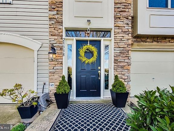 2nd image of 25338 Ashbury Dr