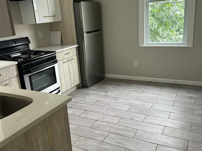18 Winfield Ave #2 — Photo 8