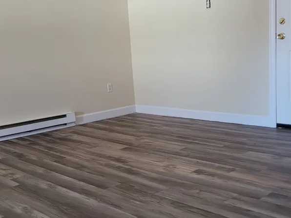 28 Pleasant St, Southbridge, MA