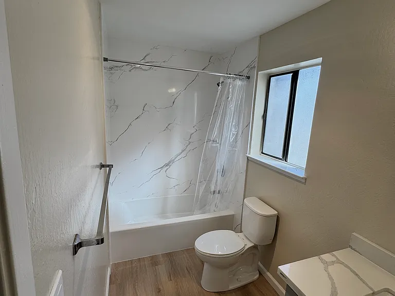 150 Santa Inez Ave #1 — Photo 4