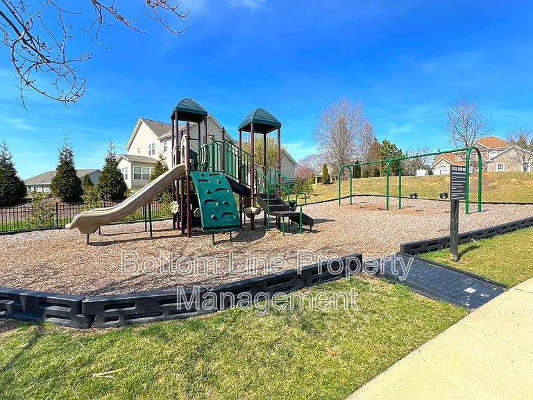7138 Dove Field Ln — Photo 32