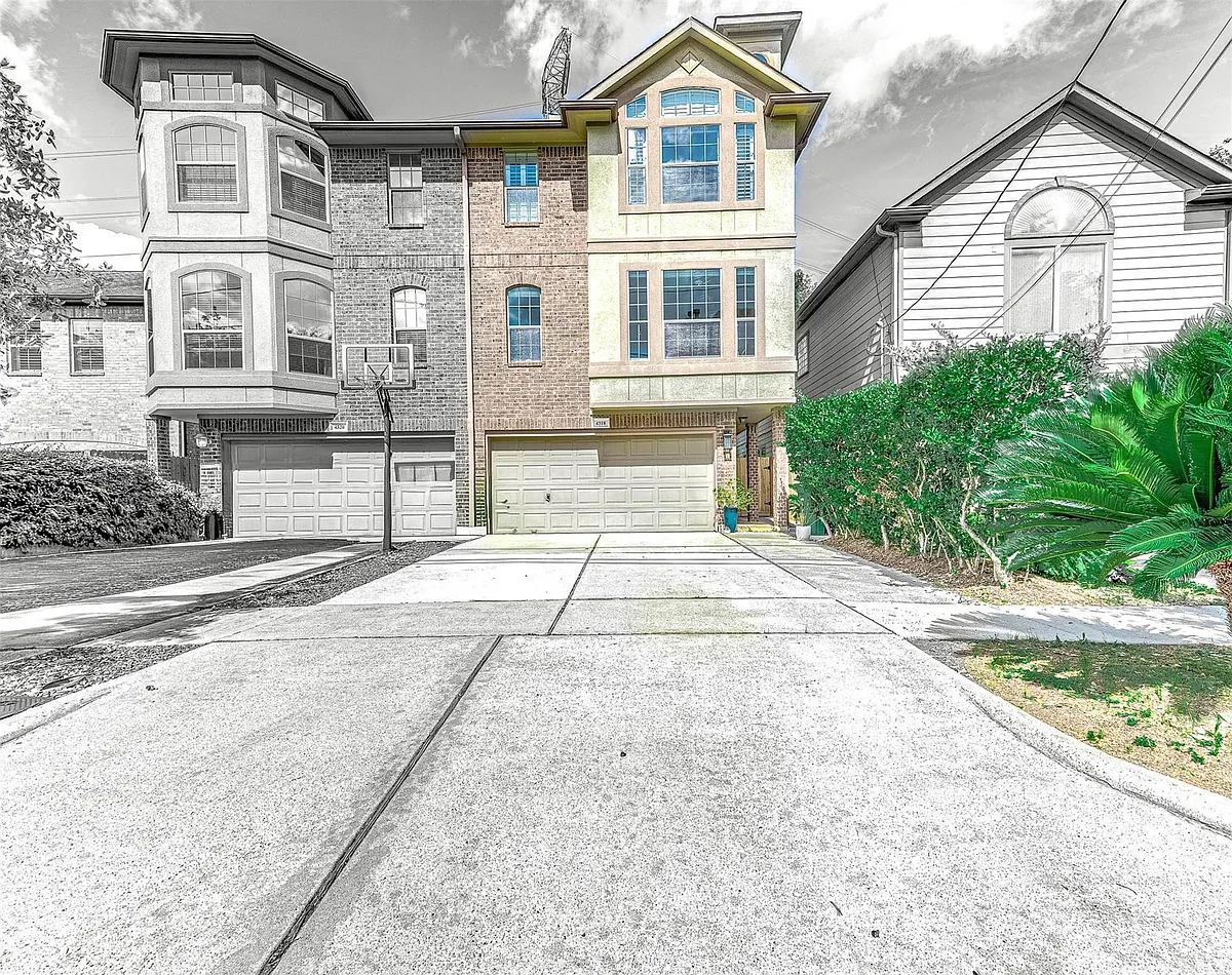 Building Photo - 4318 Childress St