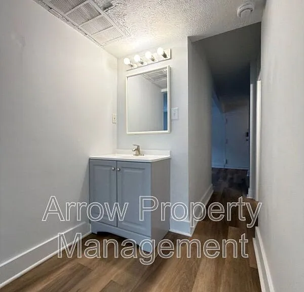 1215 E St #4 — Photo 6