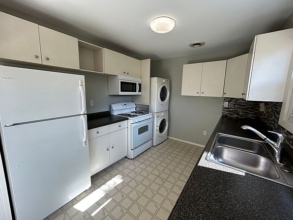 3rd image of 1103 Beechwood Ave