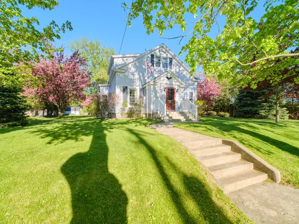 513 Oak St, Manistee, MI 49660