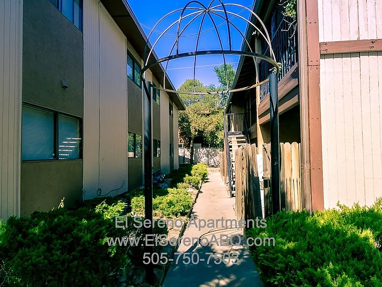 1327 Ortiz Dr SE #1 — Photo 9