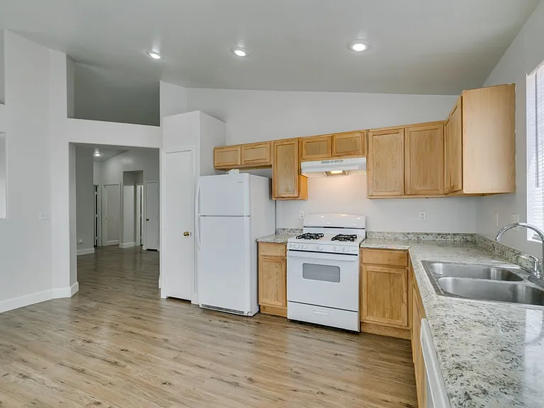 9660 Crystal Ridge Rd — Photo 24