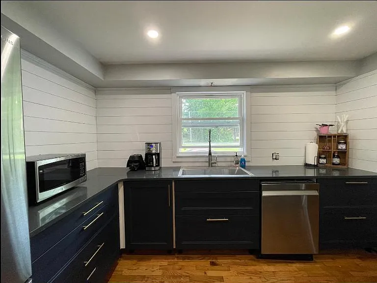 713 Ottawa Beach Rd — Photo 8