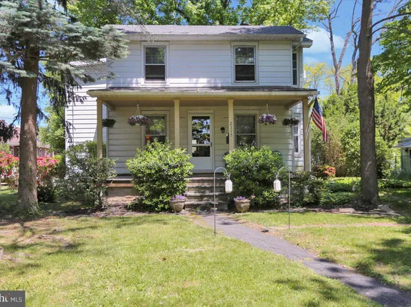 2115 Spring St, West Lawn, PA 19609
