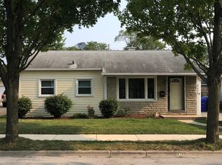 8650 45th St, Lyons, IL 60534
