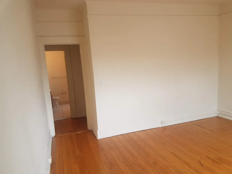 Poplar Place — Photo 11