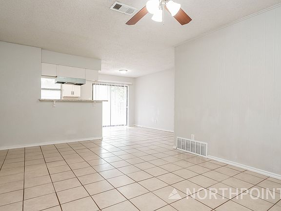 3rd image of 803 Lisa Ln