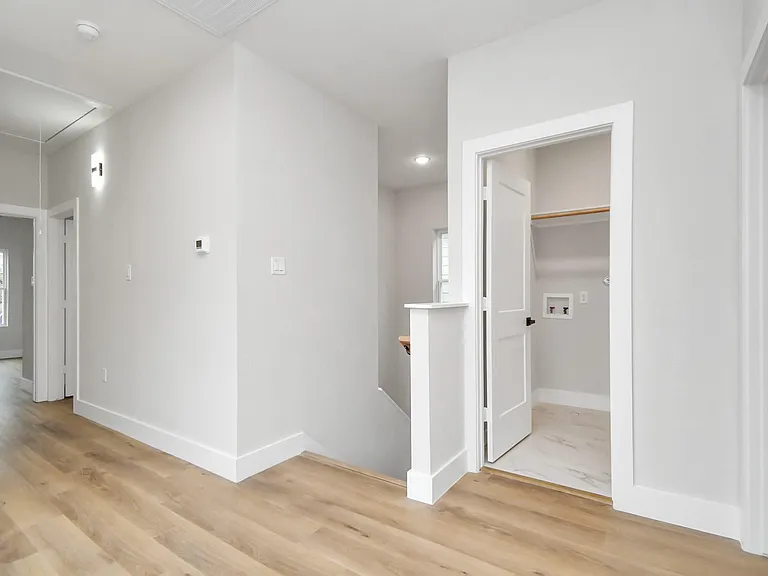 2411 Chew St — Photo 21