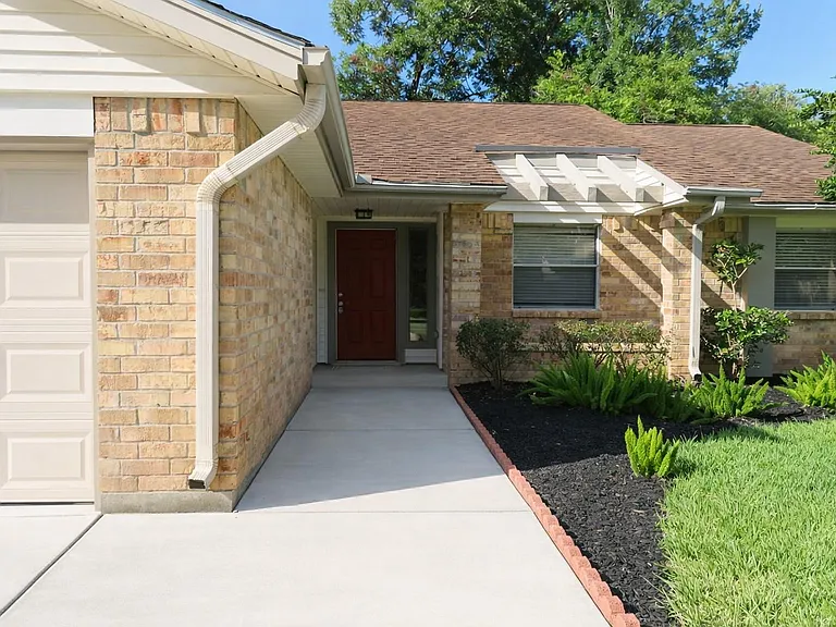2419 Woven Wood Ln — Photo 2