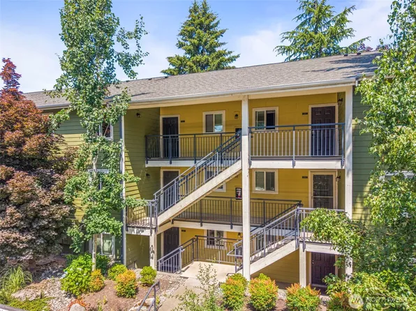 12511 SE 41st Place #A303, Bellevue, WA 98006