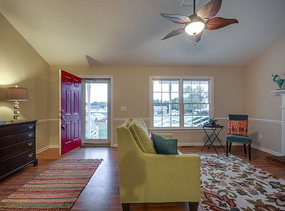 5th image of 200 Cypress Ct
