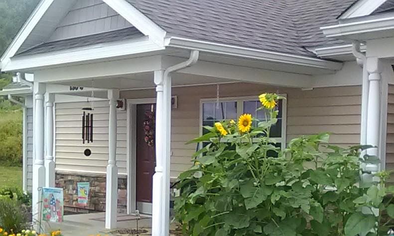 1st image of 115 Heartwood Ln