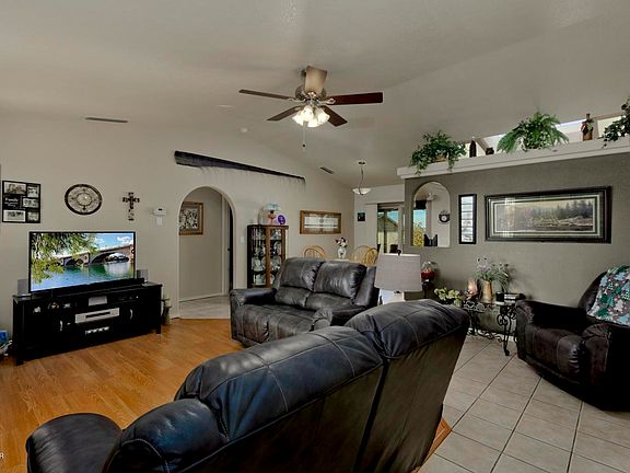 4th image of 3181 Horseshoe Canyon Dr
