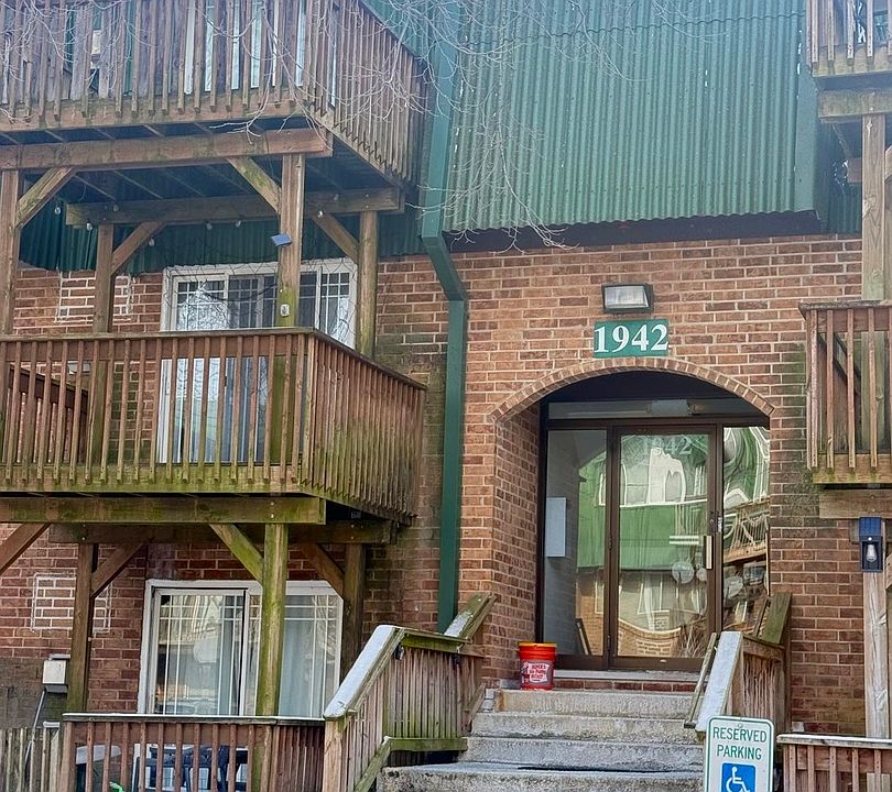 1st image of 1942 Tall Oaks Dr APT 3B