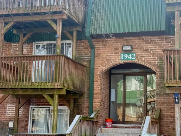 1942 Tall Oaks Dr APT 3B, Aurora, IL 60505
