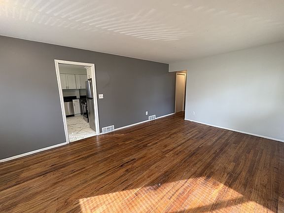 3rd image of 20975 Poinciana St